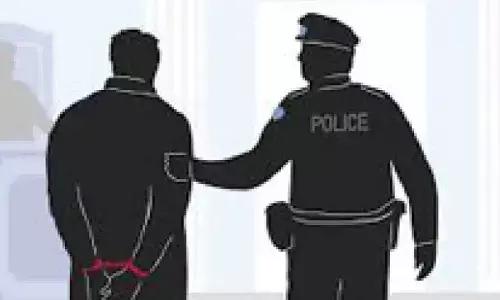 Five detained as manhunt for juvenile home escapee widens