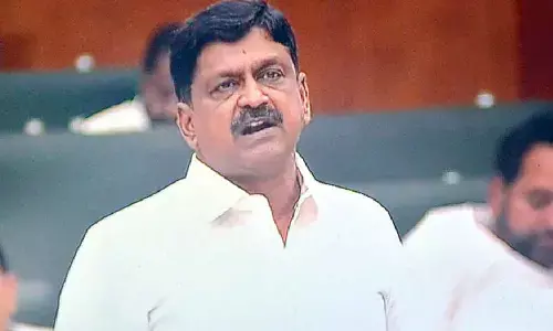 Talks on to cut interest burden by Rs 2,000 cr: FM Talks on to cut interest burden by Rs 2,000 cr: FM