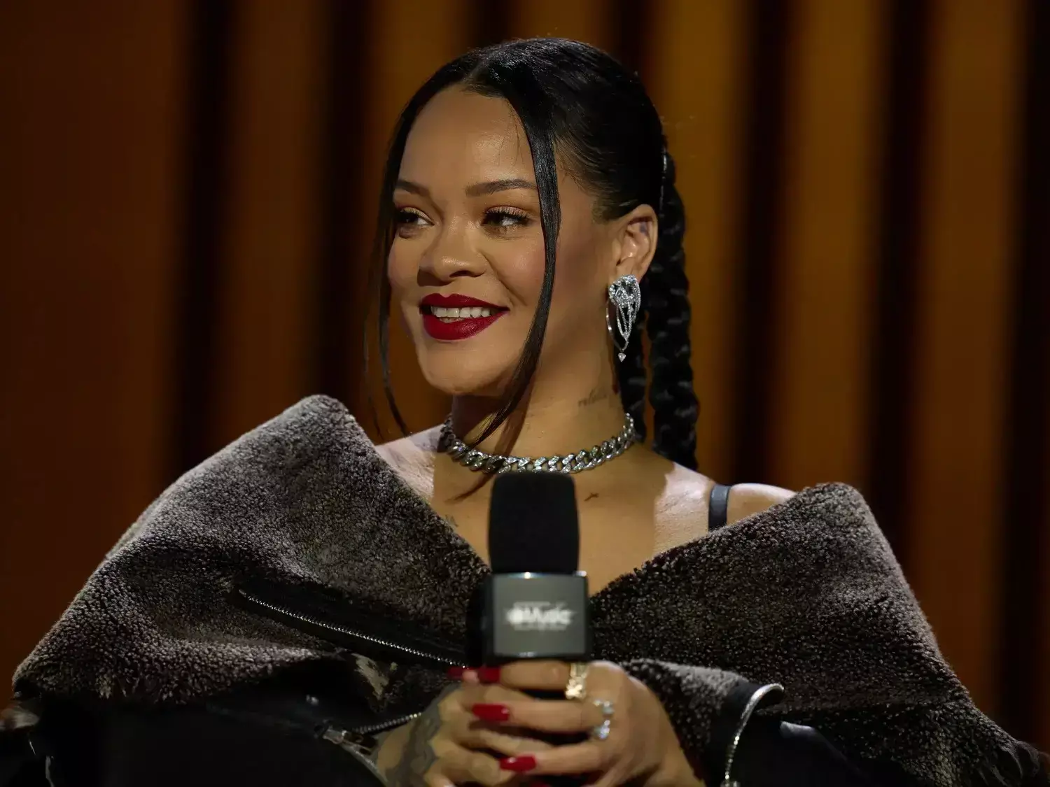 Rihanna says her long-awaited new album will have no genre