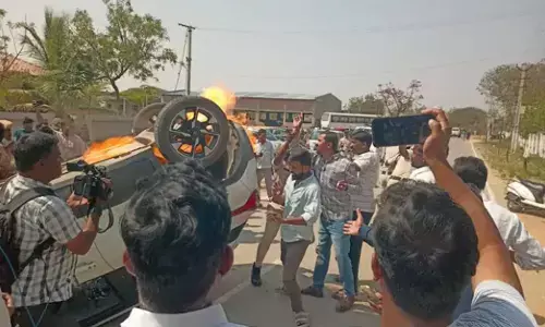 Tensions at Kamareddy MLA’s office amid clashes