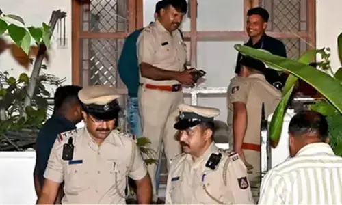 Man gets 7-yr jail for attacking police with knife