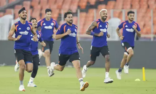 T20 WC: I think it will be pretty much the same side, says Shastri on Indias playing XI vs South Africa