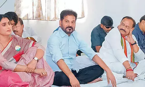 Cong should grow in TG and AP: Revanth