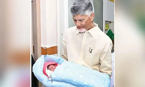 CM visits community health centre in Vinukonda