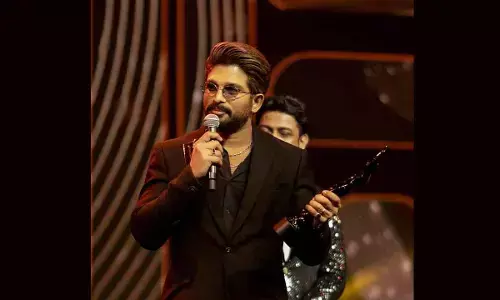 Allu Arjun pens emotional note as he bags 7th Filmfare trophy