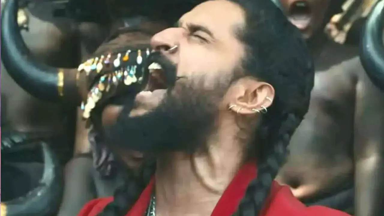 ‘Aaya Sher’ promo from ‘The Paradise’ sets the internet ablaze ‘Aaya Sher’ promo from ‘The Paradise’ sets the internet ablaze