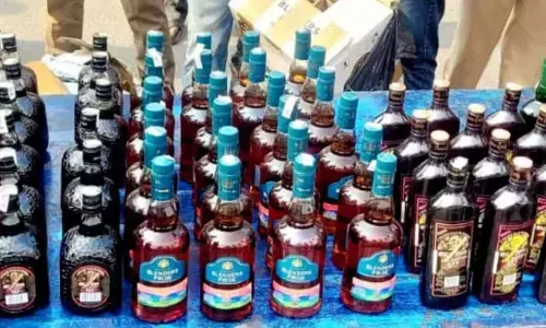 70 Delhi ‘defence’ liquor bottles seized at Kacheguda station