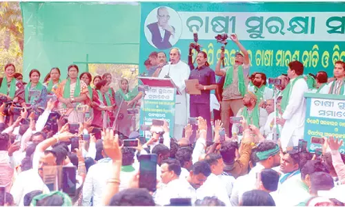 Naveen targets State govt’s ‘anti-farmer policies’