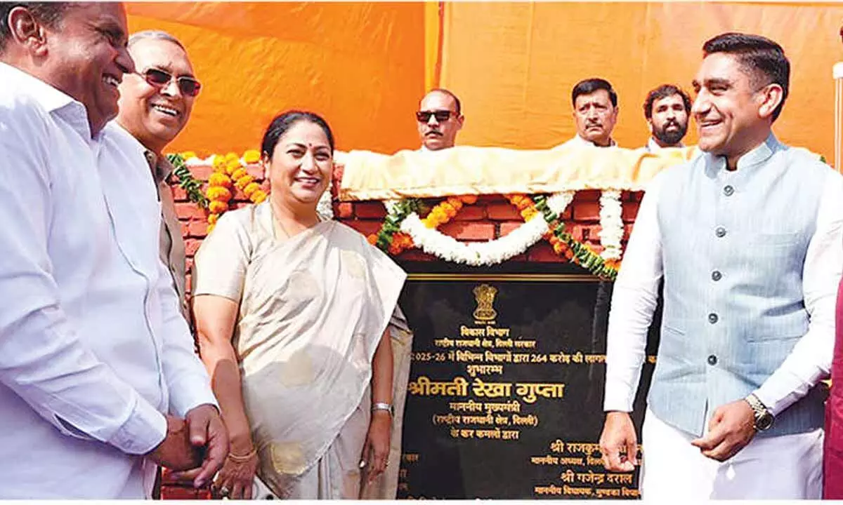 Rekha lays foundation for Rs 264 cr works in Mundka Rekha lays foundation for Rs 264 cr works in Mundka