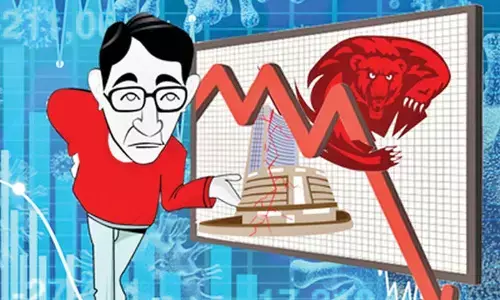 Markets in red as tariff fears rattle IT stocks