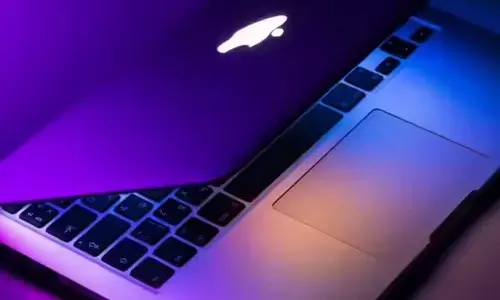 Apple Eyes Touchscreen OLED MacBook Pro with Dynamic Island for 2026 Debut