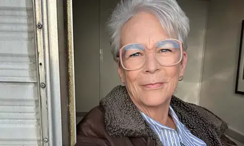 Jamie Lee Curtis recollects her little family with Robert Carradine Jamie Lee Curtis recollects her little family with Robert Carradine