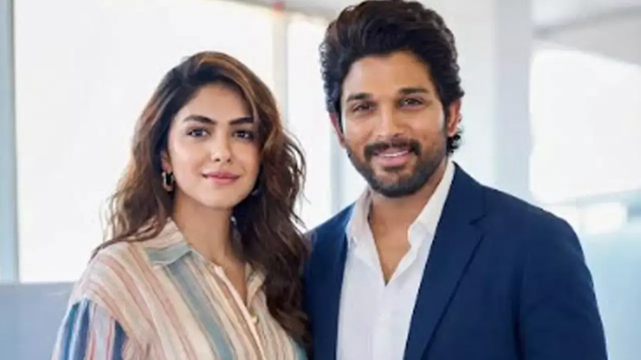 Allu Arjun expresses his desire to collaborate with Mrunal Thakur: Hope to work with you someday