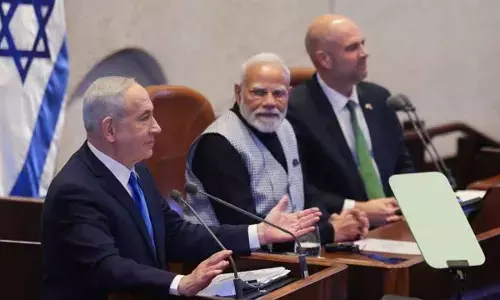 Modi, Netanyahu discuss ways to boost bilateral ties Modi, Netanyahu discuss ways to boost bilateral ties