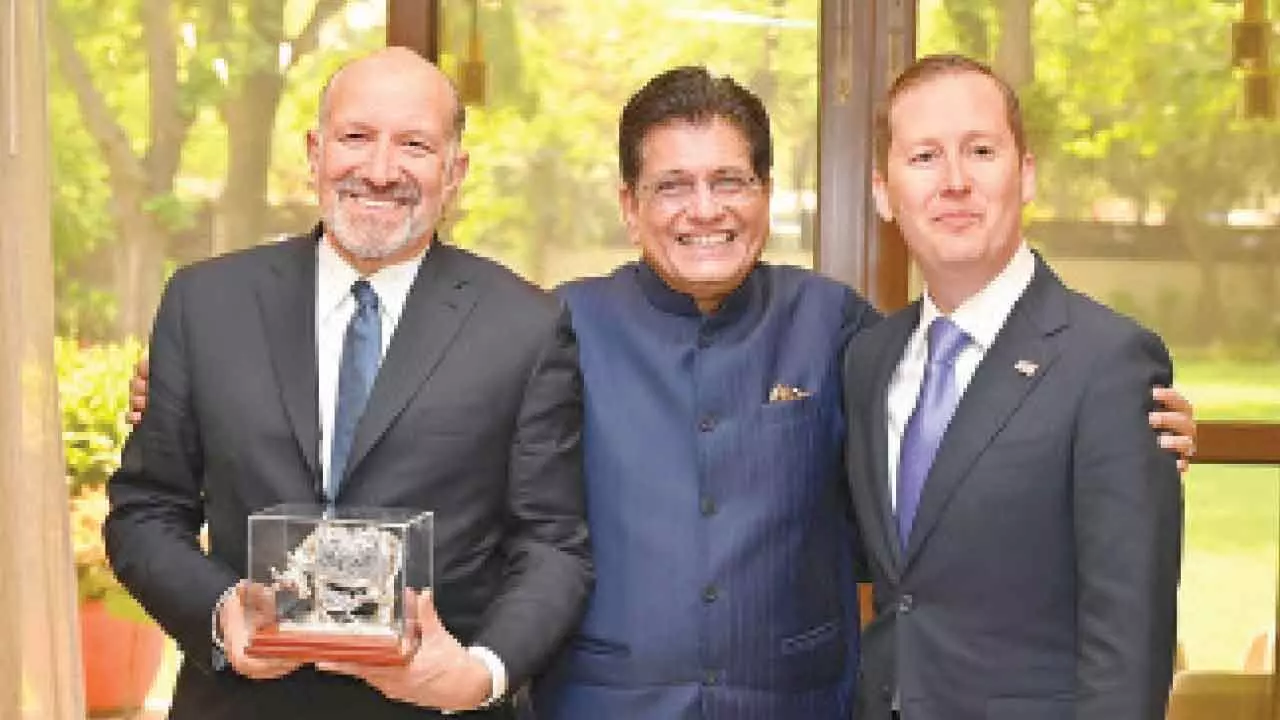 अमेरिका में हड़कंप?: ट्रंप के व्यापार सचिव ने अचानक भारत दौरे पर गोयल से की मुलाकात