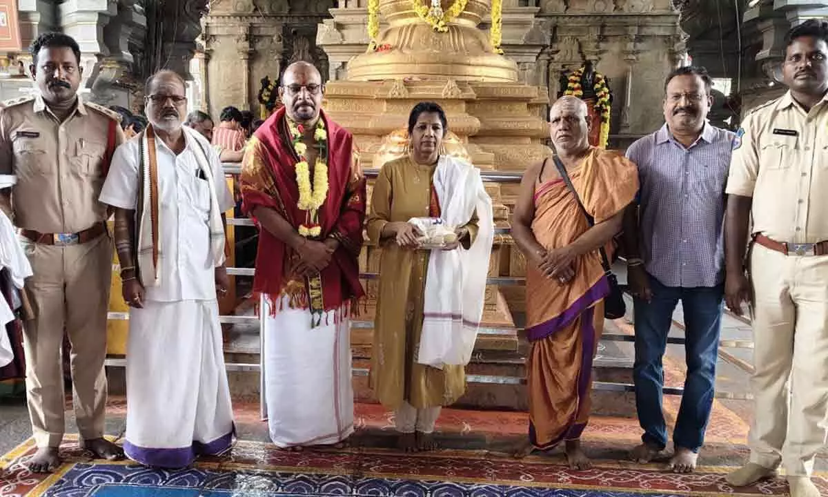 Justice S. Thurairaja Sri Lanka performs special pujas at Lord Rama temple Bhadrachalam Justice S. Thurairaja Sri Lanka performs special pujas at Lord Rama temple Bhadrachalam