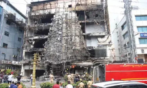 Major fire breaks out in jubilee hills showroom