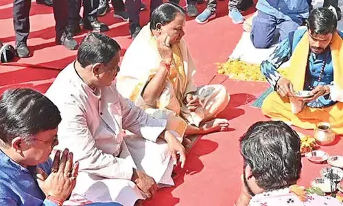 Majhi lays stone for Odisha Bhavan