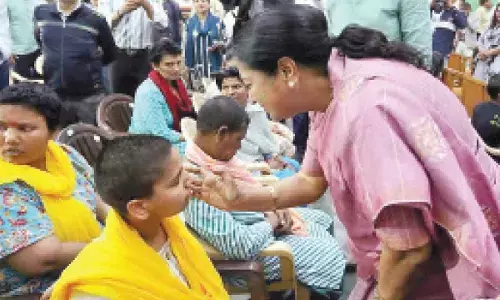 Rekhas govt steps up food safety drive ahead of Holi