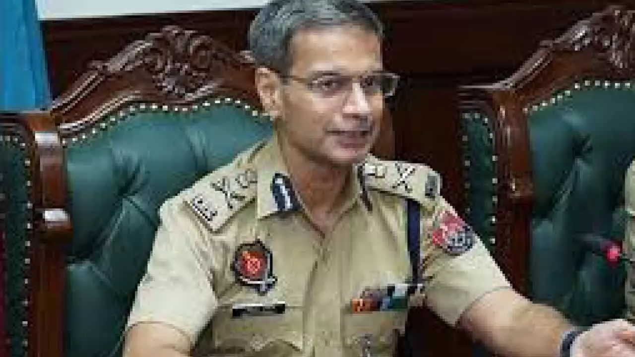 Punjab home secretary, DGP appear before Privileges Panel Punjab home secretary, DGP appear before Privileges Panel