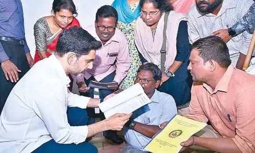 Lokesh offers to address public issues raised at ‘Praja Darbar’ Lokesh offers to address public issues raised at ‘Praja Darbar’