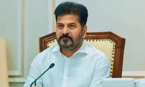 Telangana CM urges Telugus in Gulf to remain alert