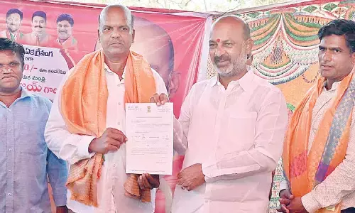 Bandi Sanjay delivers Rs10 lakh to unanimously elected panchayats