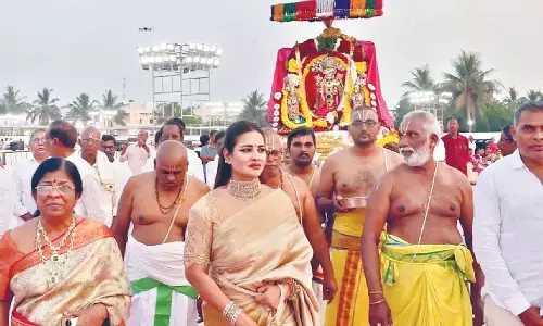 Srinivasa Kalyanam celebrated with grandeur in Vuyyuru Srinivasa Kalyanam celebrated with grandeur in Vuyyuru
