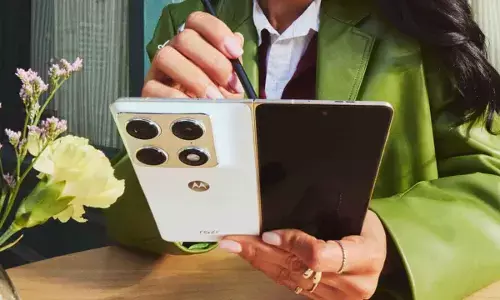 Motorola Debuts Razr Fold at MWC 2026, Targets Samsung in Premium Foldable Race