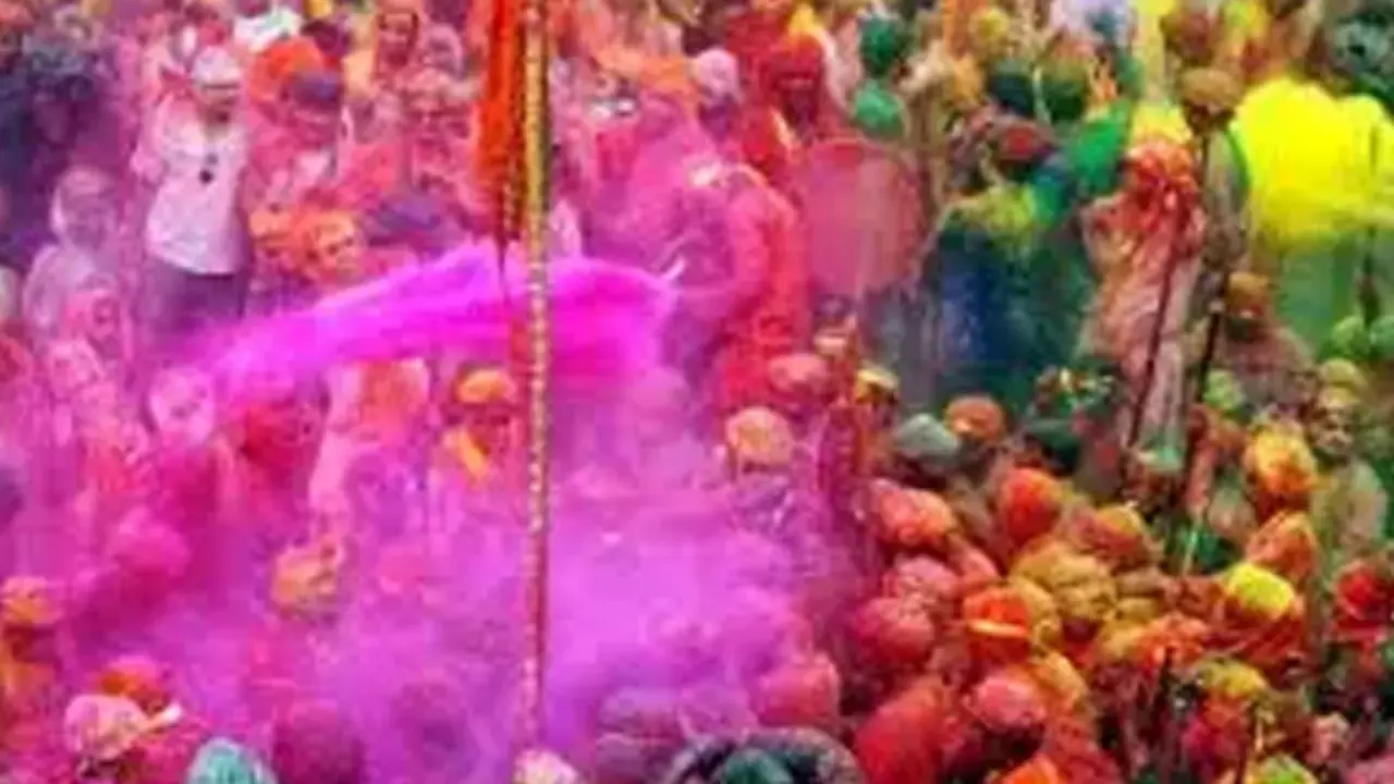 Timeless Bollywood Holi Songs To Colour Your Celebrations Timeless Bollywood Holi Songs To Colour Your Celebrations