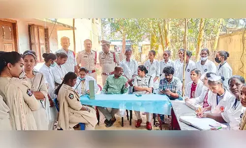 Ahead of Int’l Women’s Day, police honour women