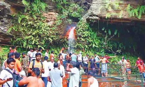 Limited number of devotees visit Mukkoti