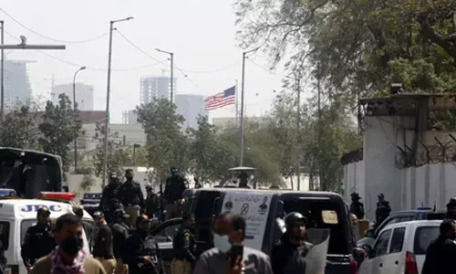 US orders non-emergency staff at Lahore, Karachi consulates to leave Pakistan US orders non-emergency staff at Lahore, Karachi consulates to leave Pakistan
