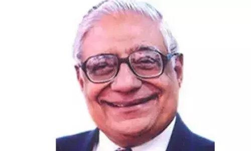 Veteran journalist HK Dua passes away