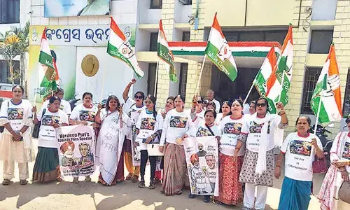 Mahila Cong stages protest over Epstein files