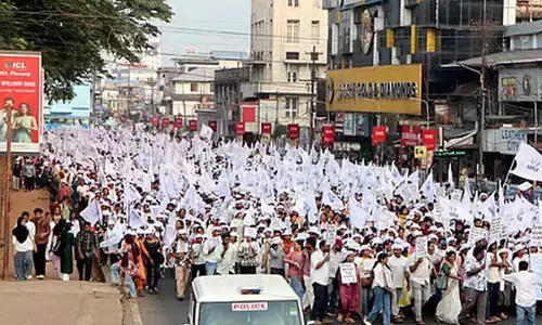 Nurses in Kerala on strikes,  demanding Rs 40K min wage