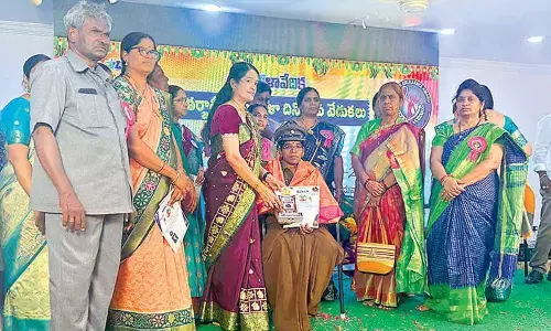 Elizabeth Rani receives women excellence award