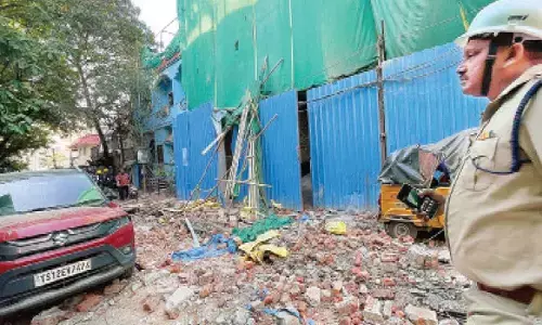 3 workers die after scaffolding collapse in Hyd