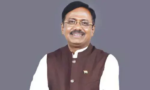 Vivek calls for top rank for Medak in Praja Palana