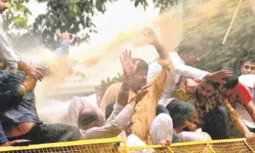 Congress holds protest against AAP govt in Pb