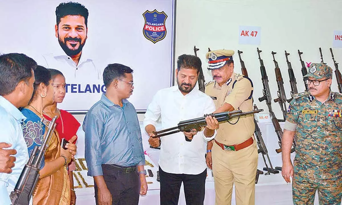 CM urges Ganapathy, top Maoist leaders to surrender CM urges Ganapathy, top Maoist leaders to surrender