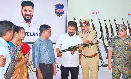 CM urges Ganapathy, top Maoist leaders to surrender