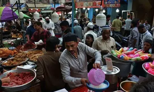Ramadan 2026: Iftar and Sehri Timings for March 8 Across India