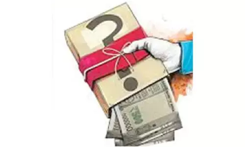 Hubballi–Dharwad civic officer caught taking bribe for shop license