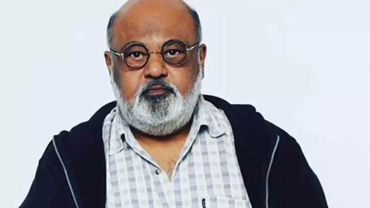 Saurabh Shukla says Shah Rukh Khan ‘makes you feel so important’