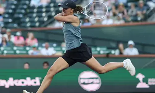 Indian Wells Open: Swiatek beats Sakkari, Pegula moves past Ostapenko