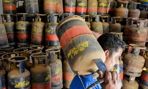 No LPG crisis, claims Centre