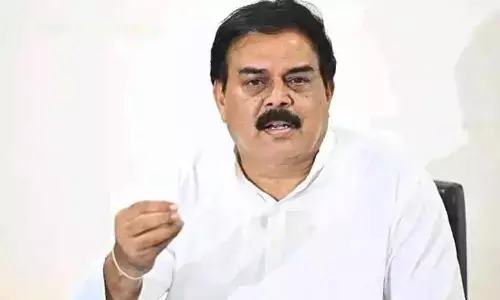 No gas shortage, assures Manohar