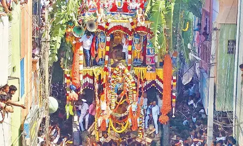 Grandeur marks Brahma Rathotsavam at Kadiri