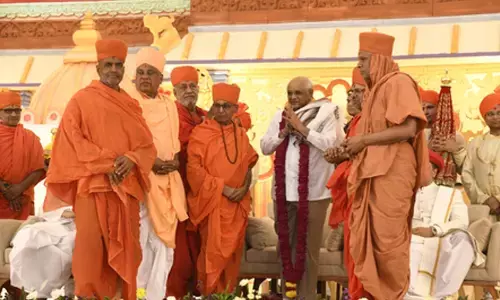 Gujarat CM attends Jetalpur Swaminarayan temples bicentenary celebrations